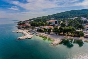 Hrvatska, Trogir (otok Čiovo), Hotel Sveti Križ