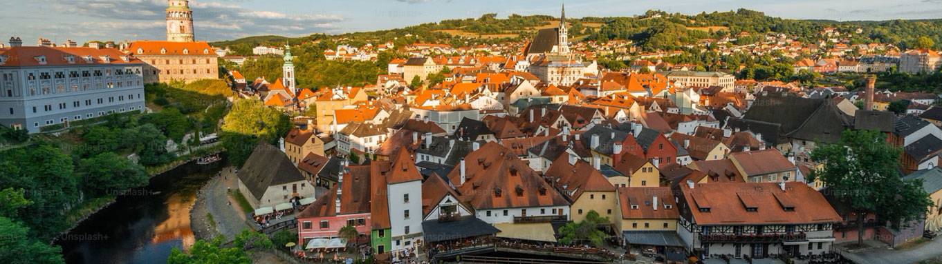 ADVENT LINZ, ČEŠKI KRUMLOV, DOLINA DUNAVA I AUSTRIJSKA JEZERA